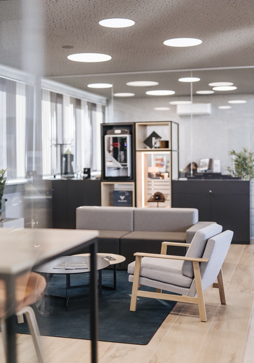 Autohaus Knoll_neuer Look_300dpi_2025 (C) nicoleseiser-at-75.jpg