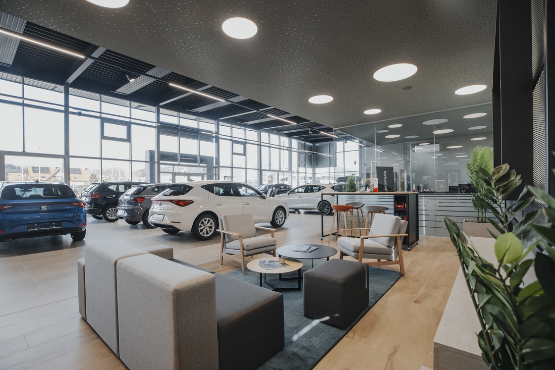 Autohaus Knoll_neuer Look_300dpi_2025 (C) nicoleseiser-at-35.jpg