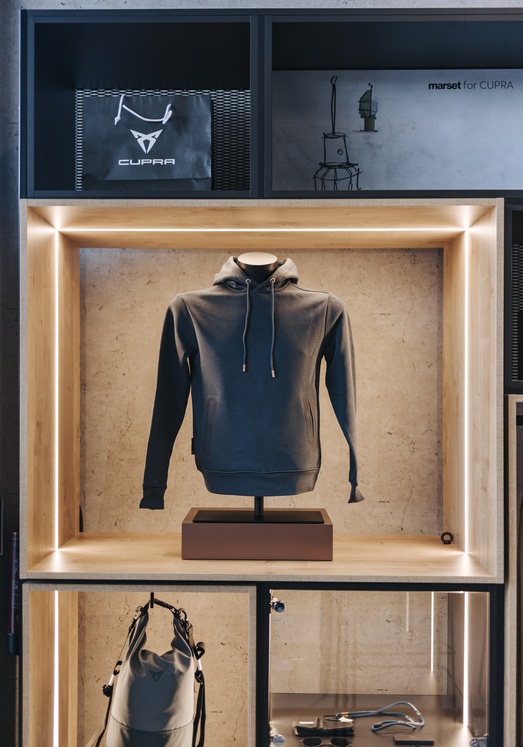 Autohaus Knoll_neuer Look_300dpi_2025 (C) nicoleseiser-at-70.jpg